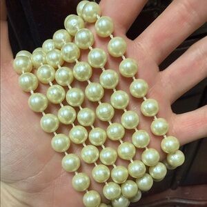 Elegant Cream Pearl Necklace